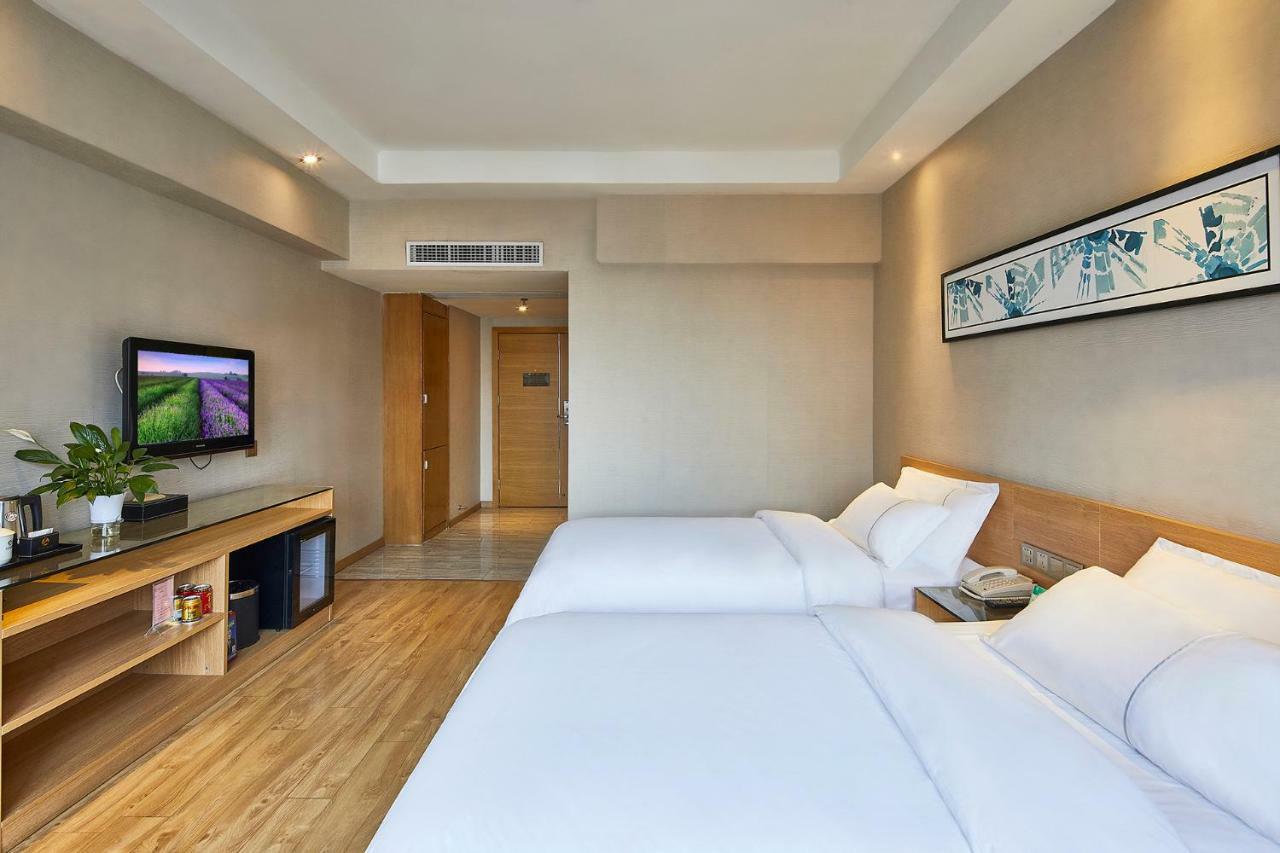 Insail Hotels Railway Station Гуанчжоу Экстерьер фото